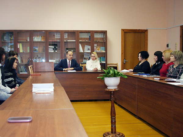 Встреча с Заслуженным юристом Республики Беларусь на факультете экономики и права 
