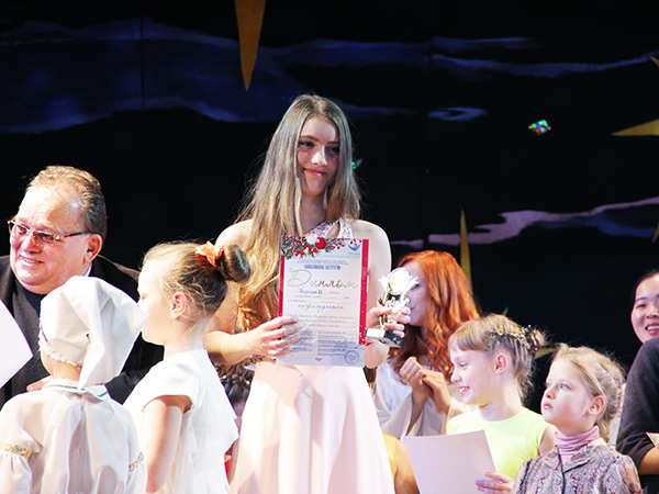 Вокалистка народной студии эстрадной песни «Талент» стала лауреатом II степени международного конкурса «Славянские встречи»