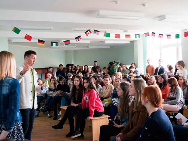 Заседания «English Speaking Club» на факультете славянских и германских языков 