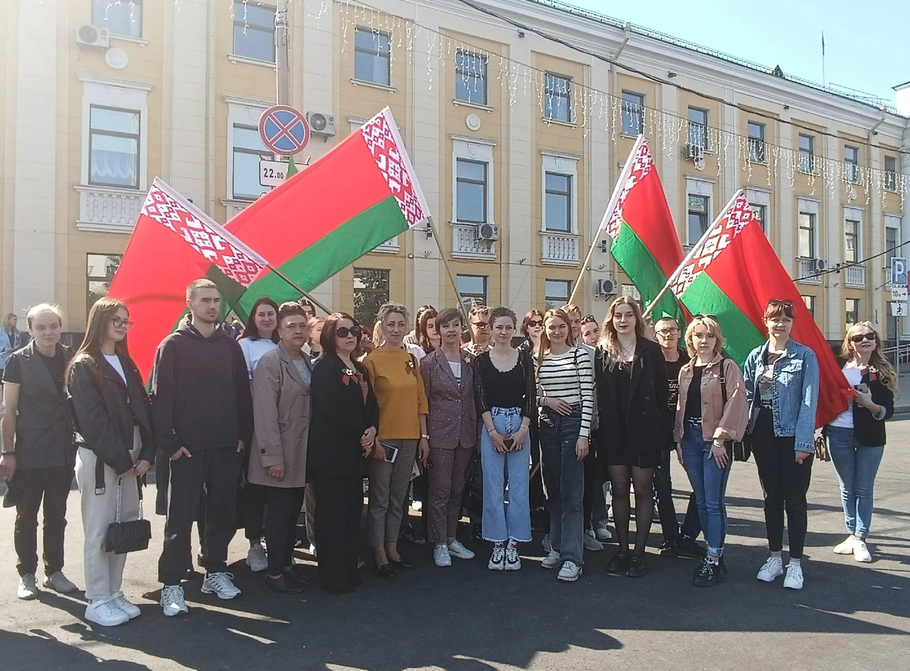 В университете прошел ряд мероприятий, приуроченных Дню Государственного флага, Государственного герба и Государственного гимна Республики
Беларусь