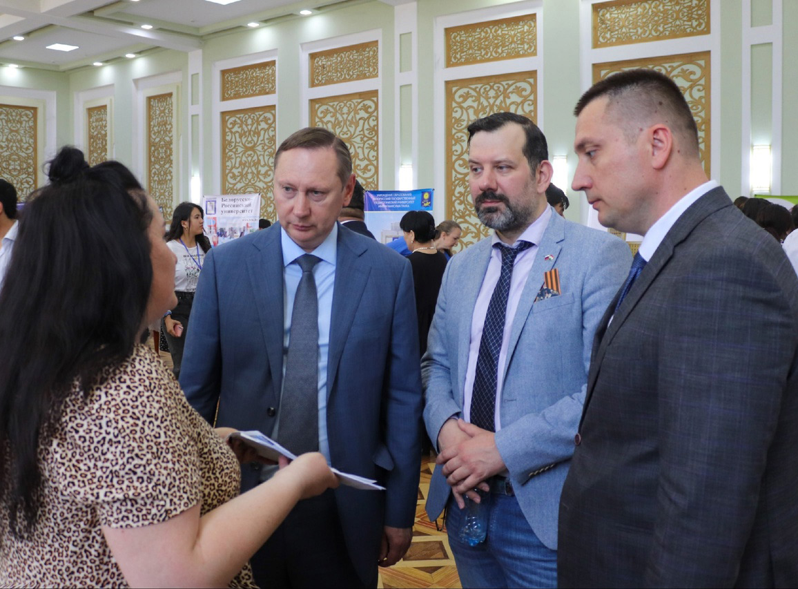 Участие БарГУ в образовательной выставке в Таджикистане