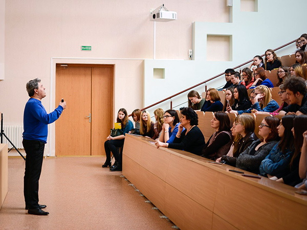 Встреча на тему «Знать, чтобы жить» на факультете славянских и германских языков