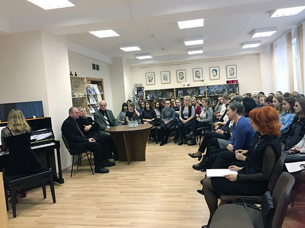 В БарГУ состоялась творческая встреча с известным белорусским композитором Вячеславом Кузнецовым
