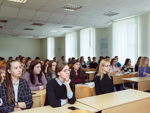 Встреча студентов с представителями Управления Следственного комитета по Брестской области на факультете экономики и права