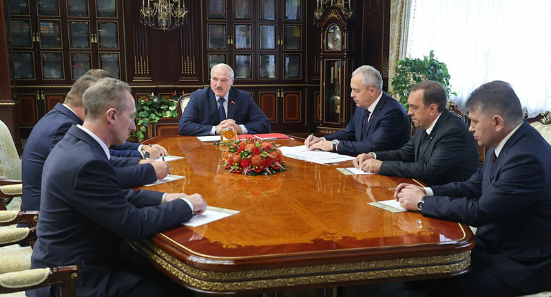 Президент Республики Беларусь Александр Григорьевич Лукашенко согласовал назначение Александра Николаевича Унсовича на должность ректора БарГУ