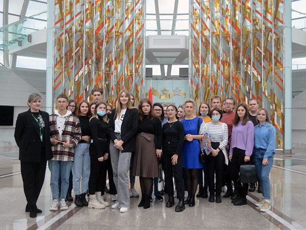 Студенты БарГУ посетили Белорусский государственный музей истории Великой Отечественной войны и музей истории профсоюзного движения Беларуси