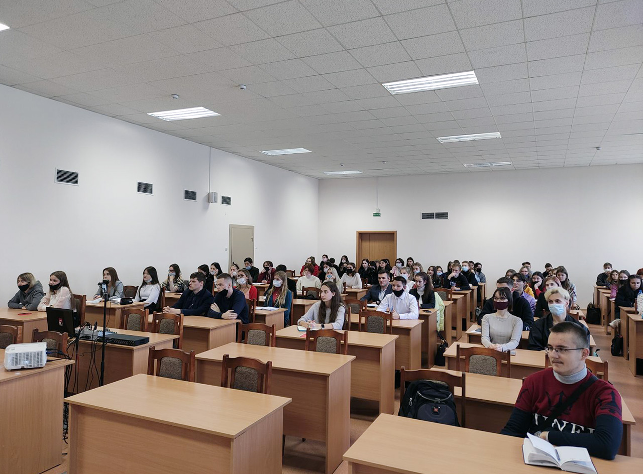 Молодые исследователи БарГУ принимают участие в «Школе молодых ученых» совместно с Академией управления при Президенте Республики Беларусь
