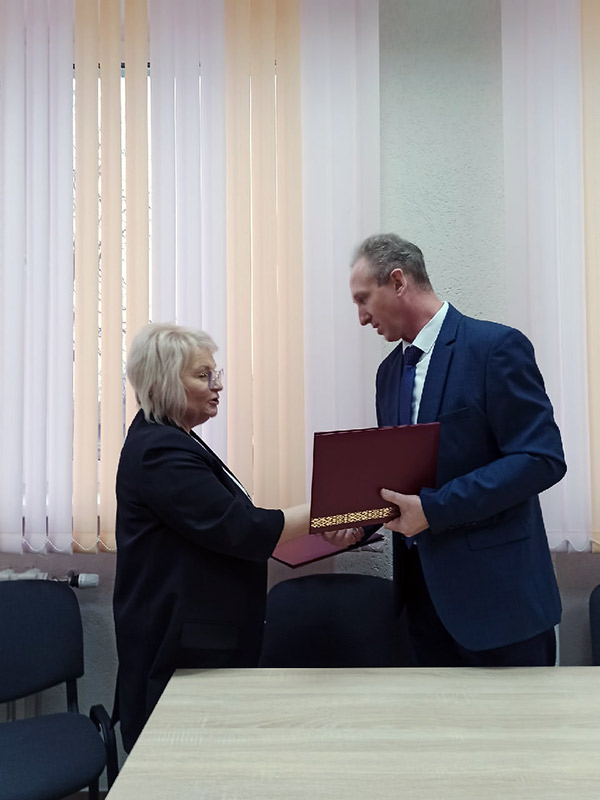 Подписан договор о сотрудничестве между БарГУ и Барановичским колледжем сферы обслуживания
