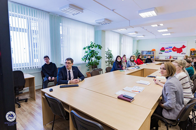В университете прошла международная диалоговая площадка по развитию науки, бизнеса и образования, приуроченная ко Дню белорусской науки