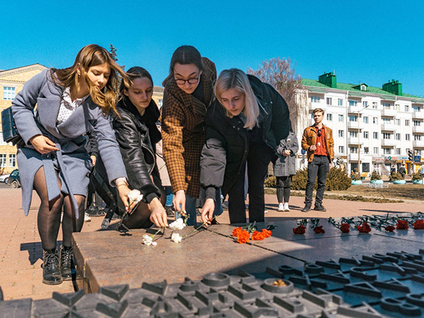Студенты БарГУ приняли участие в акции памяти жертв геноцида  во время Великой Отечественной войны
