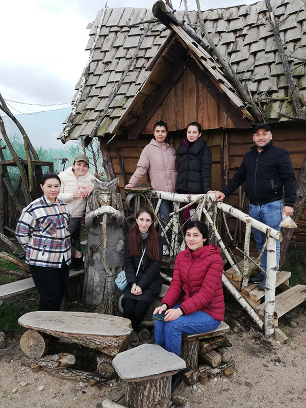 Экскурсия обучающихся из Узбекистана в парк животных ООО «Диприз»