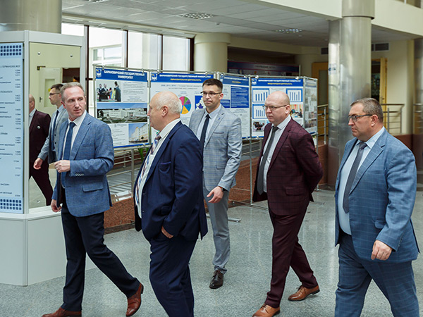 БарГУ посетила делегация Нижегородского государственного инженерно-экономического университета