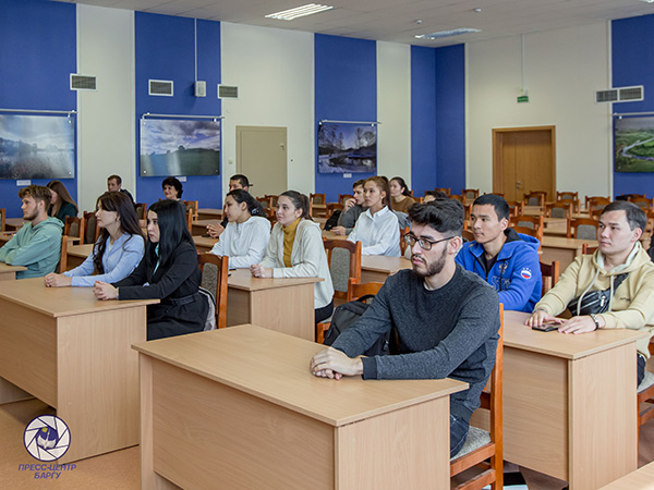 Встреча иностранных обучающихся БарГУ с администрацией университета и представителями УГиМ (г.Брест)