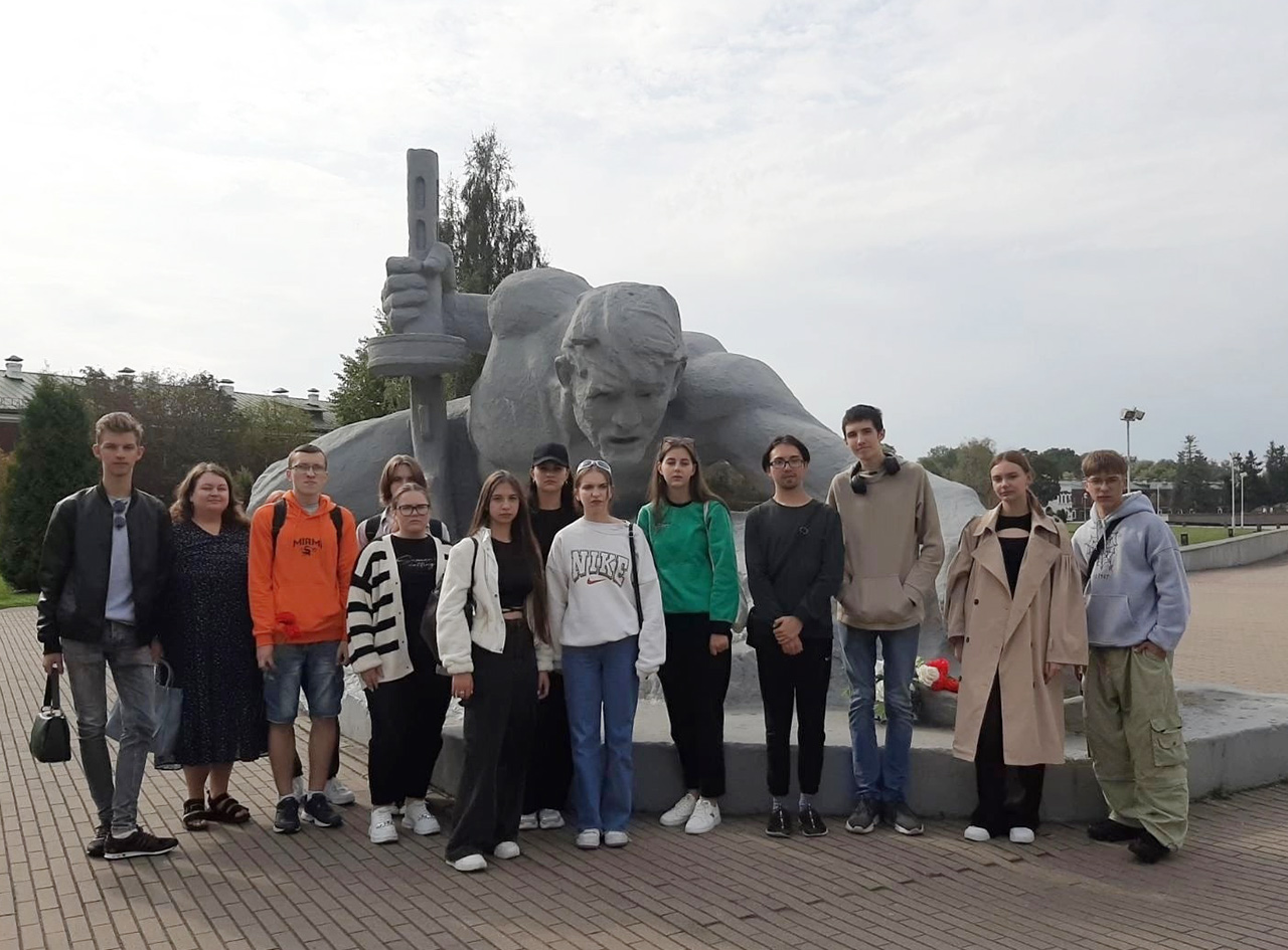 Студенты Барановичского государственного университета посетили мемориальный комплекс «Брестская крепость-герой»
